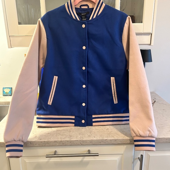 Red Heart NEW YORK Varsity Jacket. NWT - Picture 4 of 8